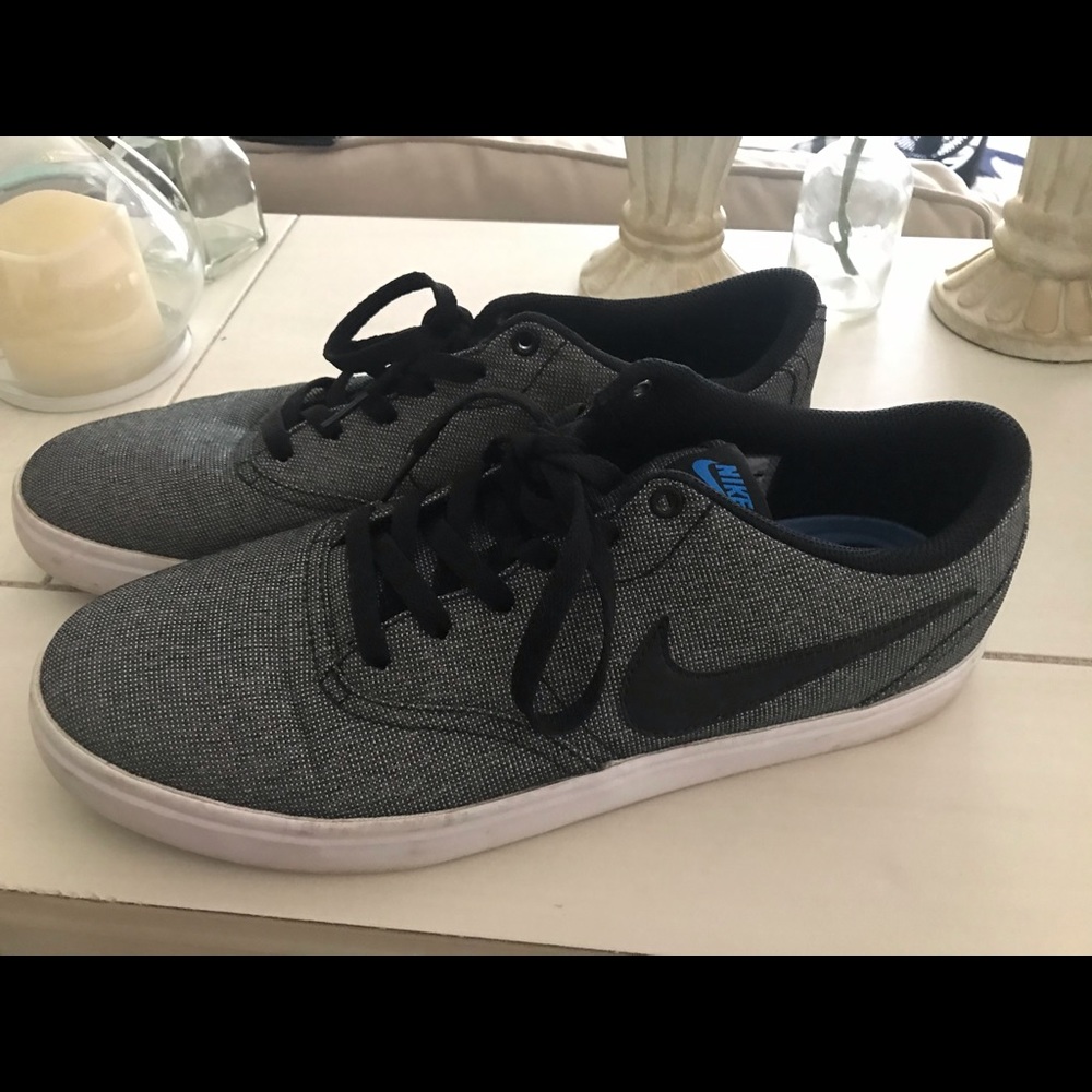 Men’s Nike sneakers